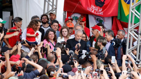 Lula agradece al pueblo tras ser liberado: