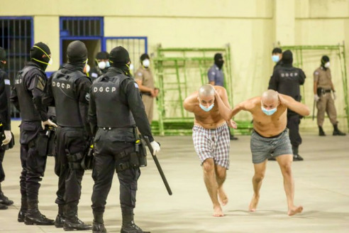 El Salvador: Bukele autoriza a los cuerpos de seguridad a usar la