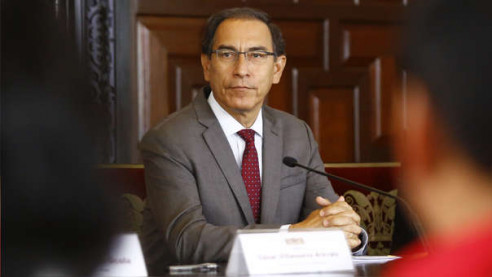 Allanan casas de involucrados en audios contra Martín Vizcarra Latinoamérica