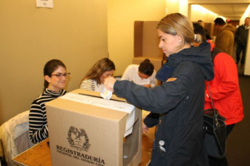 Hoy último día para que colombianos en el exterior se inscriban para votar en las próximas elecciones Latinoamérica