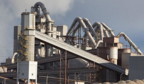 Ministro de Obras Públicas visita planta de cemento Venezuela