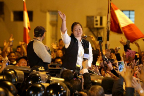 Keiko Fujimori sale de prisión tras polémica sentencia de tribunal peruano Perú