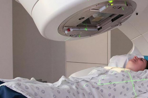 Advierten que cobertura del cáncer en los medios chilenos tiene un sesgo emocional y sub representa aquellos que tienen la mayor mortalidad Chile