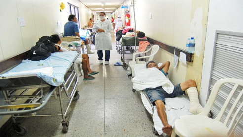 Fiscalía brasileña pide investigar ataques a personal sanitario Brasil