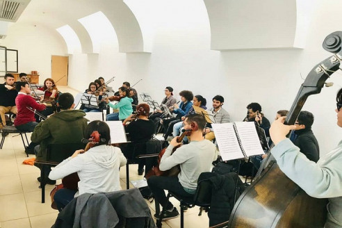 Debuta en Argentina orquesta conformada por jóvenes migrantes venezolanos Latinoamérica