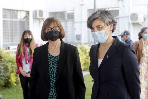 Ministra de Salud firmó proyecto de ley que articulará al Hospital Clínico U. Chile con la Red Pública Chile