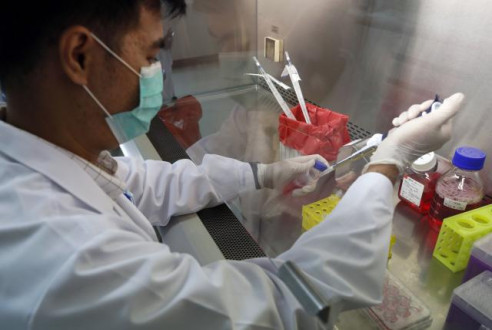 Científicos venezolanos implementan tratamientos experimentales y alternativos contra el Covid-19 Latinoamérica