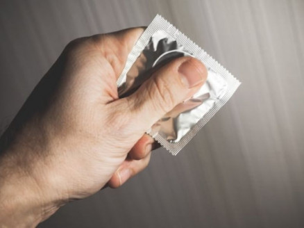 Quitarse el preservativo sin consentimiento de la pareja durante una relación carnal constituye agresión en Alemania Salud