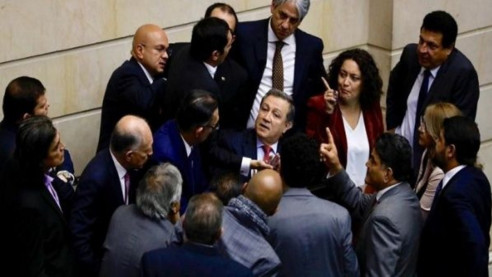 Senadores colombianos rechazan la llegada de tropas estadounidenses Latinoamérica