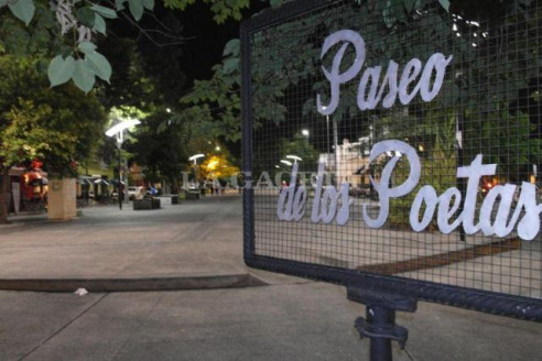 Desvelan busto de Gabriel García Márquez en el Paseo de los Poetas de Buenos Aires Latinoamérica