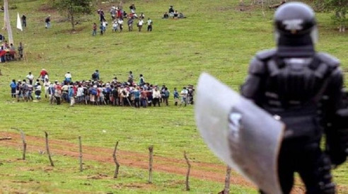 Campesinos colombianos denuncian ataques por parte del Ejército Latinoamérica