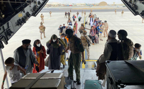 Brasil estimaría conceder visado humanitario a refugiados de Afganistán Mundo