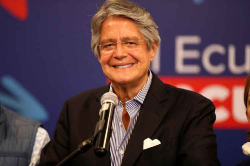 Ecuador: presidente Lasso viajará a EE. UU. para una cirugía de médula espinal Latinoamérica