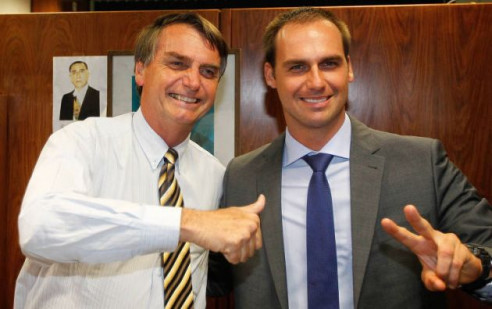¿Nepotismo?: Bolsonaro pretende nombrar a uno de sus hijos embajador en EE.UU. Brasil