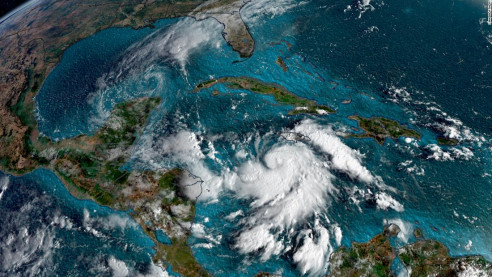 La tormenta tropical Iota amenaza con convertirse en un