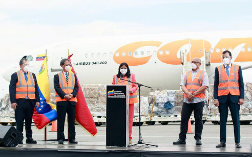 Venezuela recibe séptimo vuelo humanitario desde China para lucha contra el COVID-19 Latinoamérica