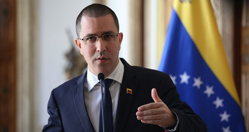 Arreaza condena actuación del embajador francés en Caracas por irrespetar la Convención de Viena Latinoamérica