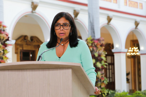 Venezuela confirma 6 casos más de COVID-19 y advierte que está en una