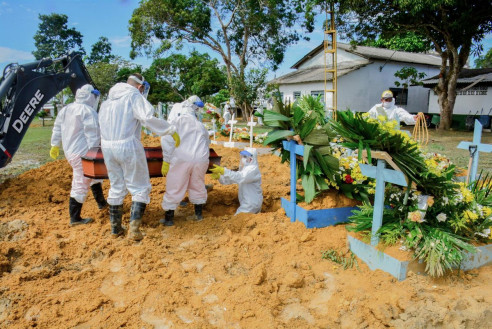 Brasil rebasa los 340.000 muertes por la Covid-19 Actualidad