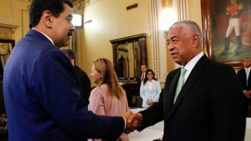 Venezuela: Gobierno y oposición evalúan candidatos para un nuevo CNE Latinoamérica