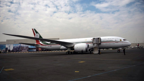 López Obrador modifica fecha de rifa por el avión presidencial para no coincidir con el Paro de Mujeres México