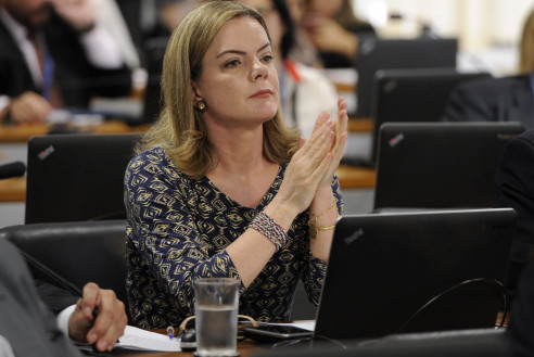 Diputados del PT de Brasil solicitan destitución de Bolsonaro tras escándalo de corrupción Brasil
