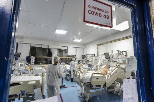 Reportan 201 fallecidos por Covid-19 en últimas 24 horas : La cifra más alta desde junio de 2021 Chile