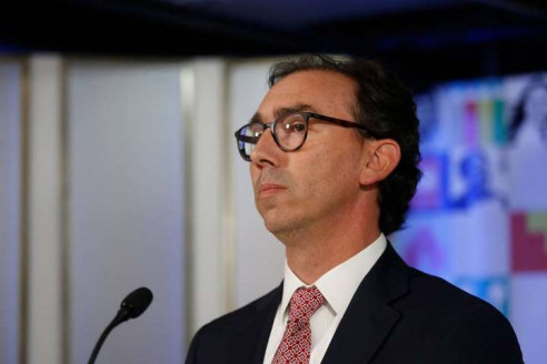 Colegio de Profesores y trabajadores de la Salud piden renuncia de Ministro Figueroa: 