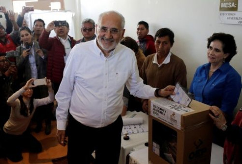 Ejercen su derecho al voto candidatos de oposición en Bolivia Latinoamérica