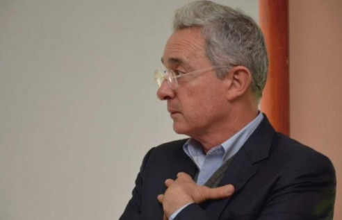 Caso Uribe: compra de testigos deja al exmandatario con arresto domiciliario y abre el camino para que pague por múltiples delitos Colombia