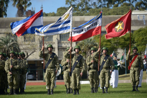 Parlamento uruguayo votará por proyecto de ley militar que sustituya al de la dictadura Latinoamérica